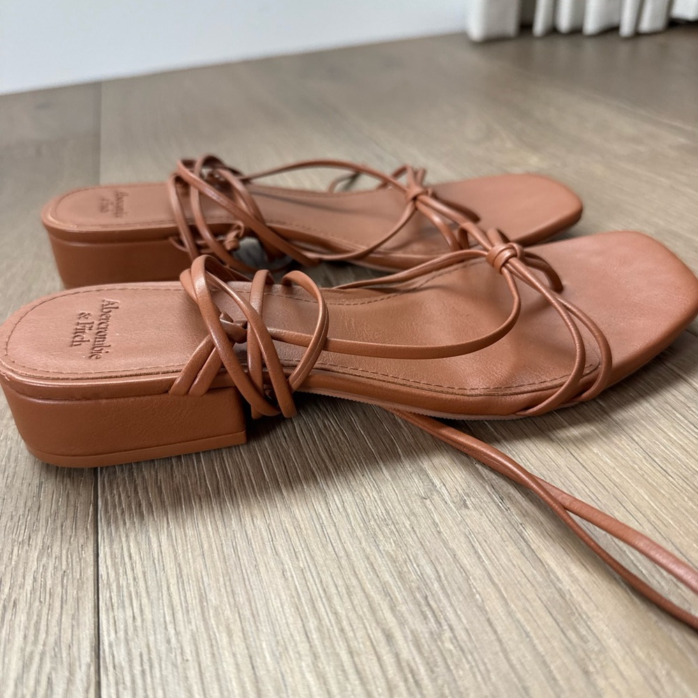 Abercrombie & Fitch Women's Brown Strappy Sandals